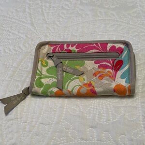 Thirty-One Soft Quilted Lightweight Floral Zip Around Wallet Organizer